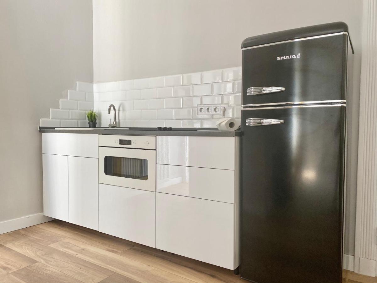 Standard Apartment By Hi5 - 2 Bedroom Suite In The Center Budapest Esterno foto