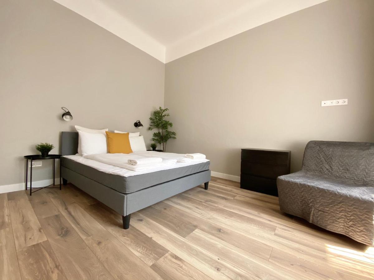 Standard Apartment By Hi5 - 2 Bedroom Suite In The Center Budapest Esterno foto