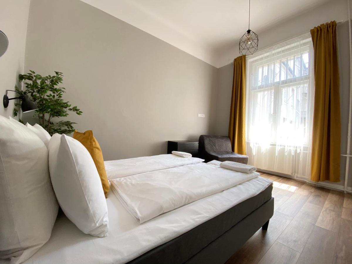 Standard Apartment By Hi5 - 2 Bedroom Suite In The Center Budapest Esterno foto